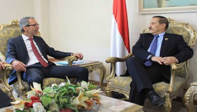 وزير الخارجية يلتقي مدير عمليات اللجنة الدولية للصليب الأحمر