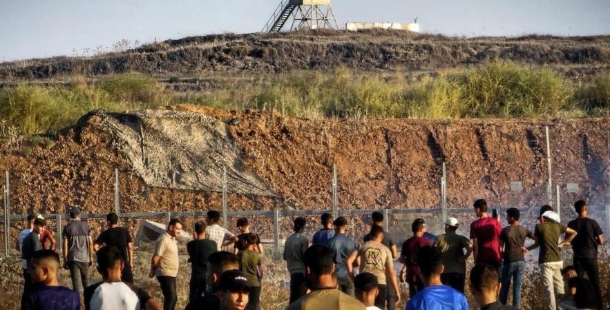 حماس: استهداف المتظاهرين وقصف المواقع بغزة امتداد للعدوان الصهيوني