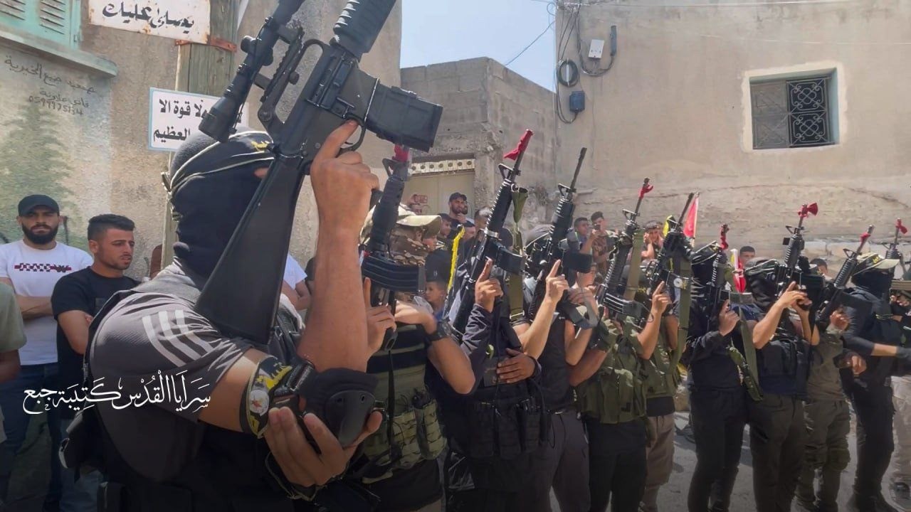 المقاومة الفلسطينية تستهدف كمينًا لجنود العدو الصهيوني شرق قلقيلية