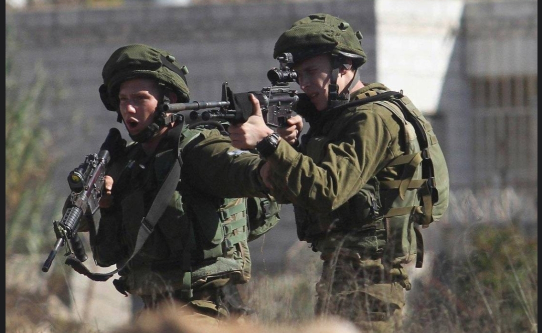 العدو الصهيوني يصيب فلسطيني باطلاق الرصاص عليه شمال رام الله