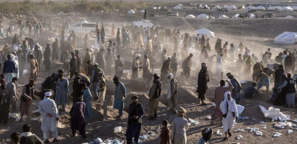 زلزال بقوة 6.3 درجات يضرب غرب أفغانستان ويسفر عن اصابة 80 شخصا