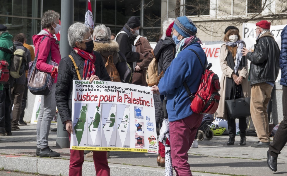 الشرطة الفرنسية تفرق مظاهرة داعمة لفلسطين وتحظر مظاهرتين اليوم الخميس