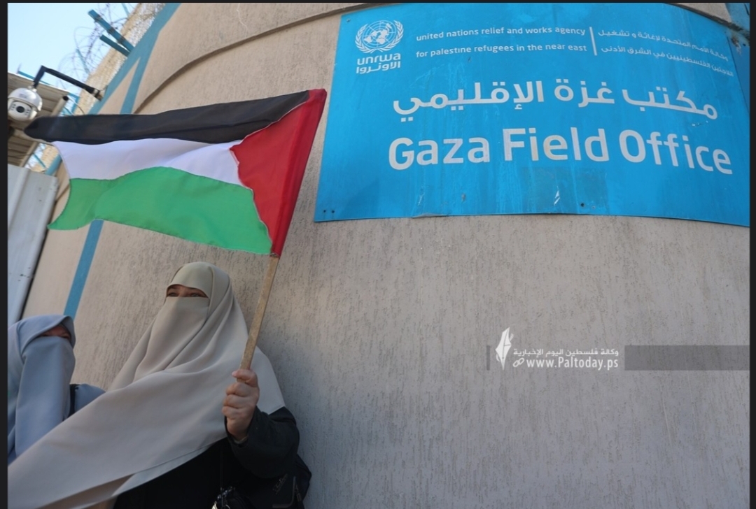 المكتب الاعلامي بغزة يدين تخلي الأونروا عن دورها الانساني تجاة اللاجئين وخصوصا النازحين