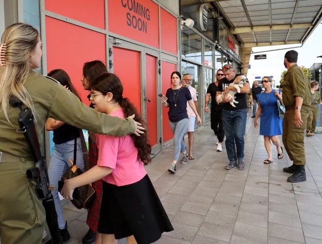 العدو الصهيوني يقر بإخلاء جميع مستوطني مستوطنات غلاف غزة