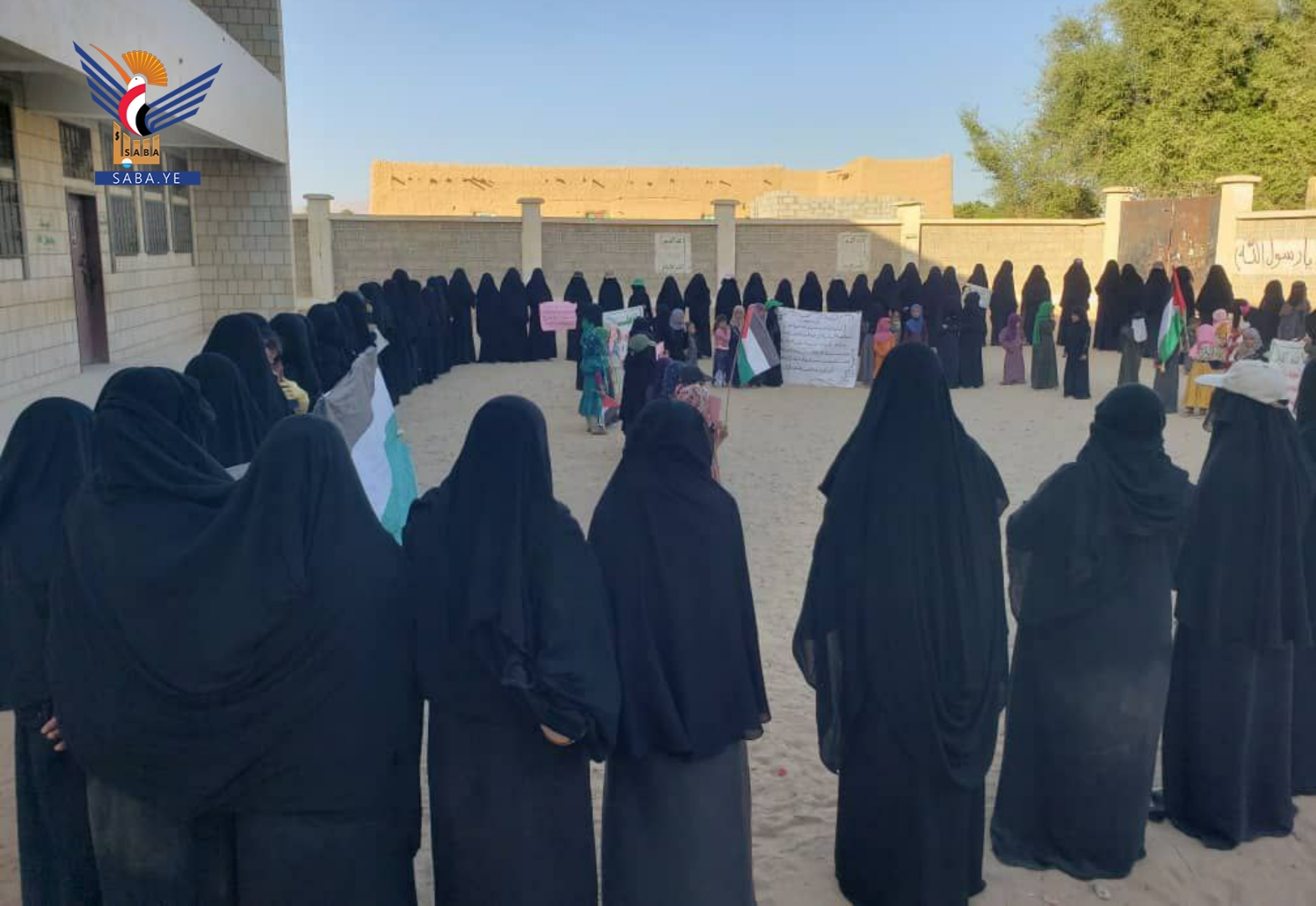  وقفات للهيئة النسائية بالجوف تندد بجرائم العدو الصهيوني في غزة