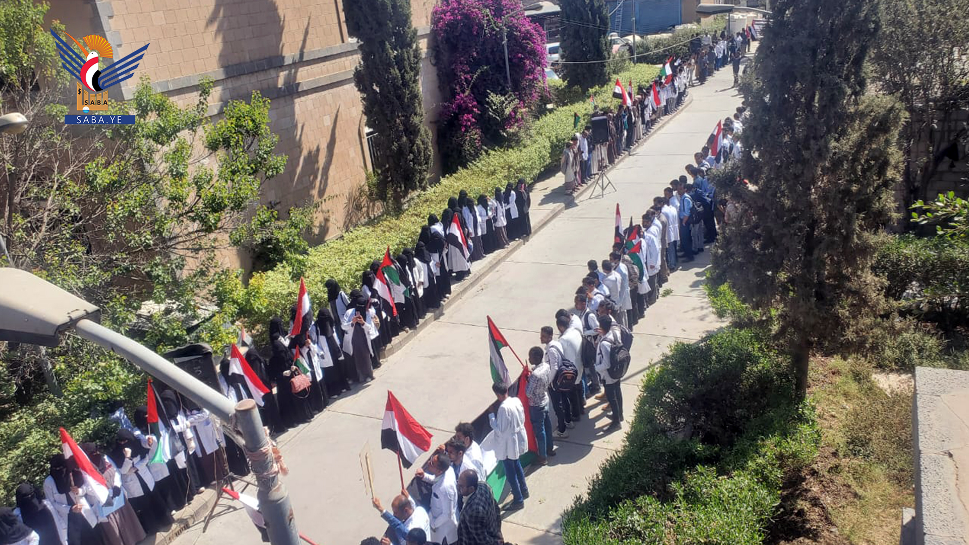 وقفتان في معبر وجبل الشرق بذمار تنديدا بالمجازر الصهيونية في غزة