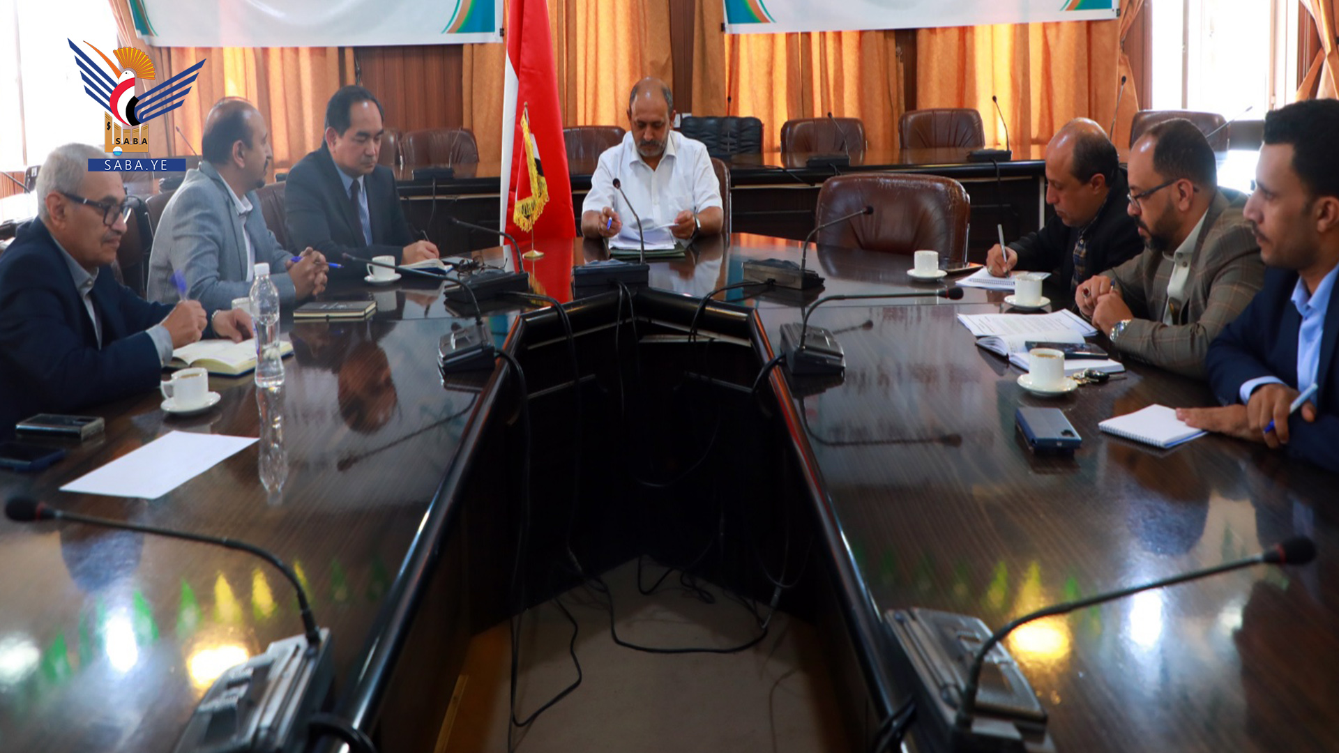 الحملي يلتقي ممثل الصحة العالمية باليمن ويطالب بفتح ممر إنساني إلى غزة