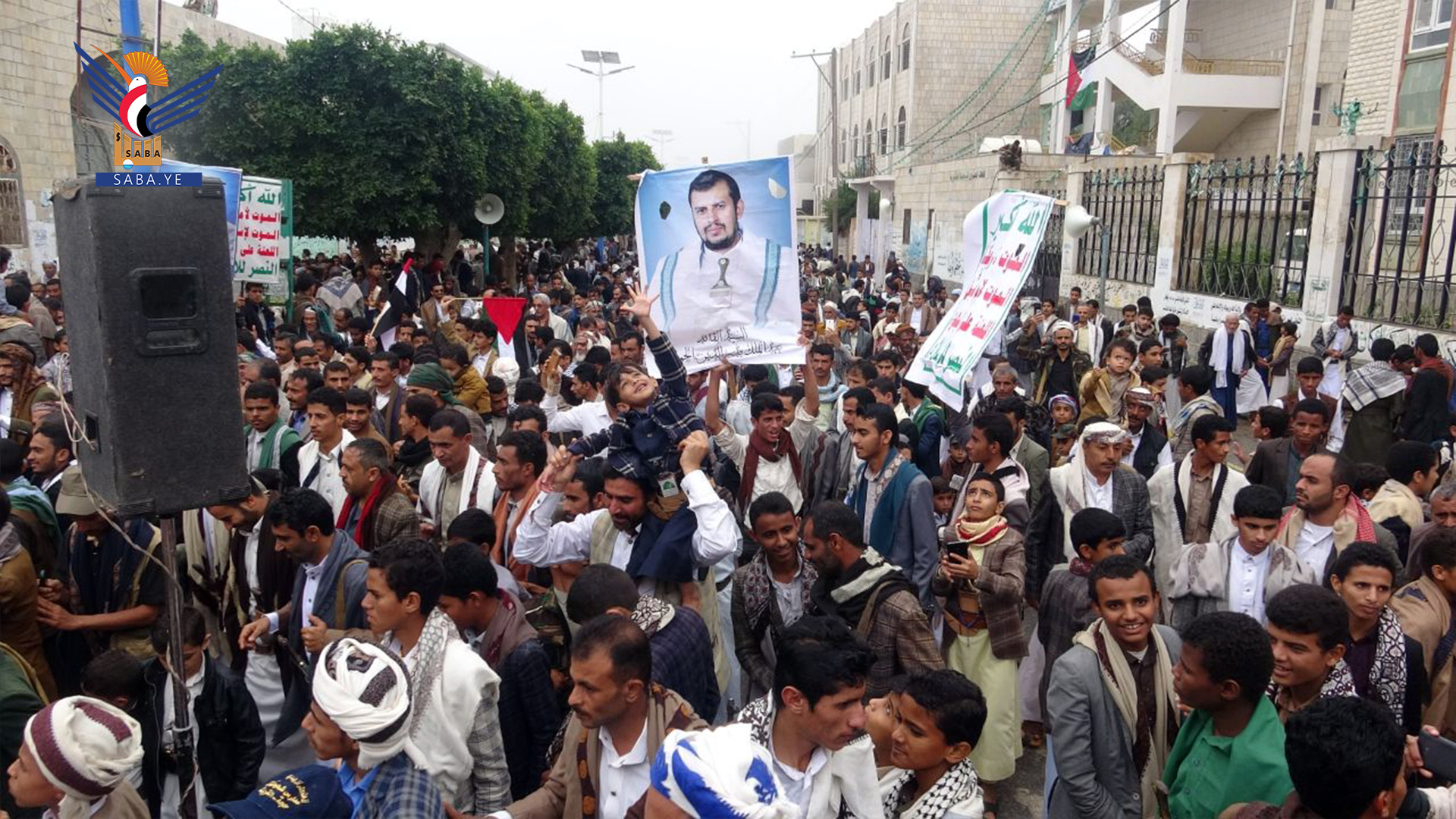 مسيرة ووقفات حاشدة في حجة تنديداً بالجرائم الصهيونية في غزة