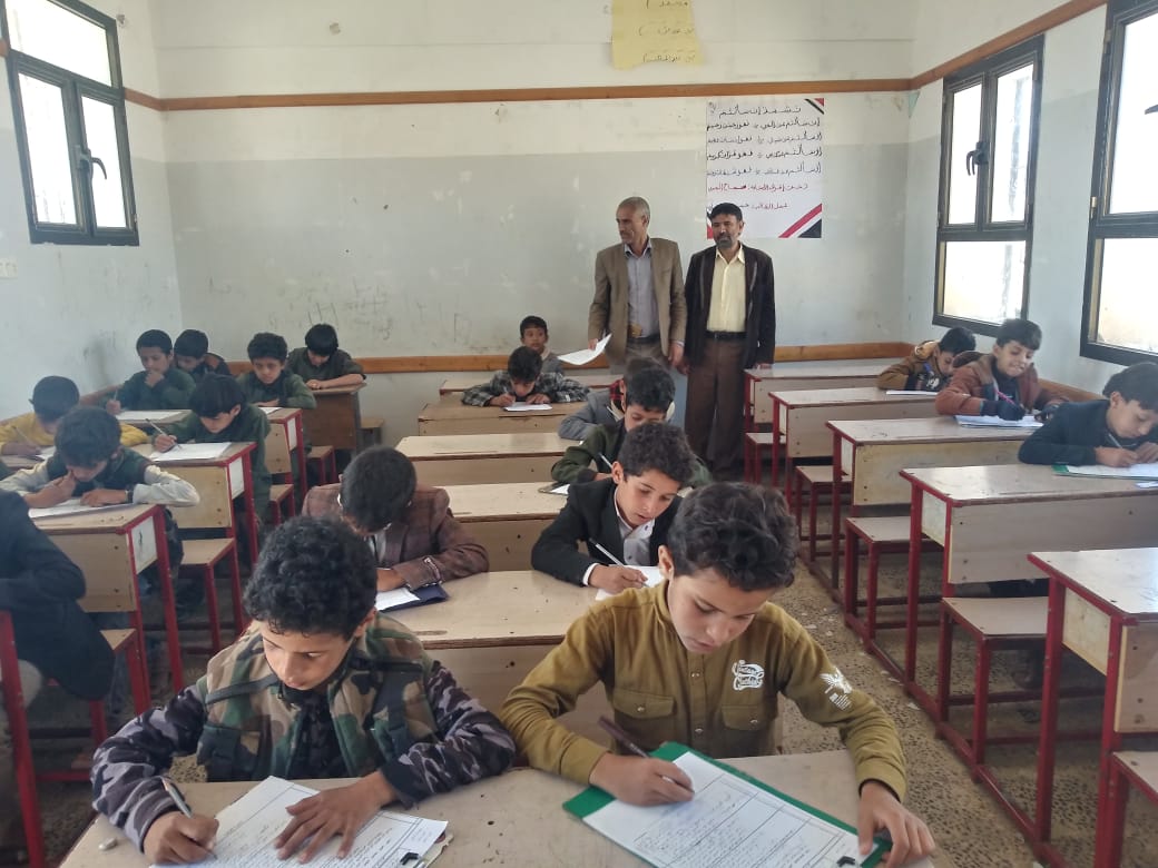 نائب مدير مكتب التربية ببني بهلول يتفقد سير الاختبارات بمدارس غيمان