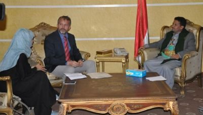 نائب وزير الخارجية يبحث مع رئيس بعثة الصليب الأحمر التعاون الثنائي