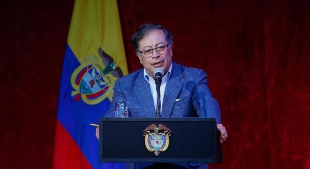 الرئيس الكولومبي يدين ويستنكر استخدام العدو الصهيوني “الفوسفور الأبيض” بغزة