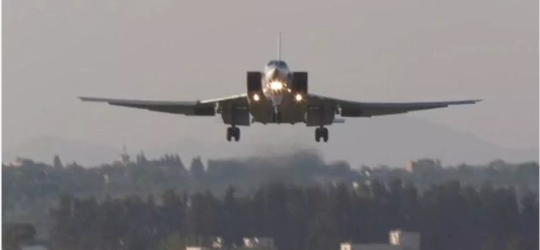 القوات الروسية تشن غارات على تحصينات التنظيمات الإرهابية في إدلب بسوريا