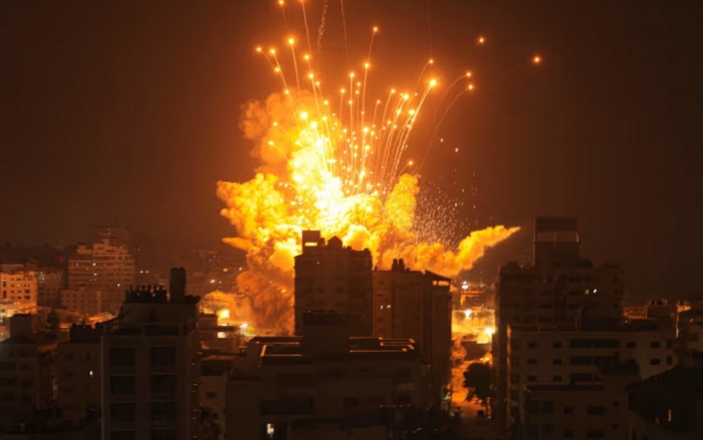 الولايات المتحدة الأمريكية تعتزم نقل قنابل دقيقة إلى كيان العدو الصهيوني 