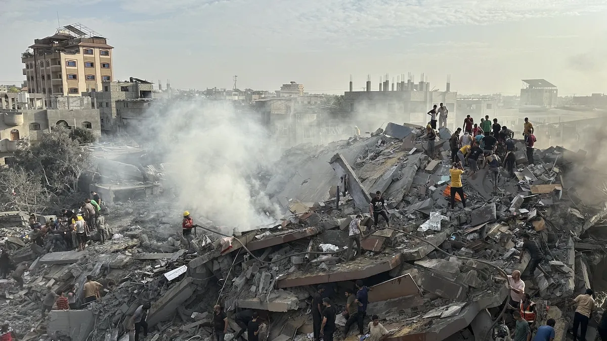 استشهاد عدد من الفلسطينيين في قصف صهيوني عنيف بمحيط المستشفى الإندونيسي بقطاع غزة