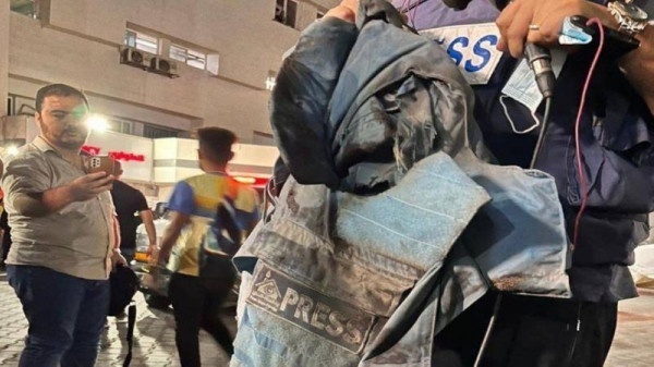 بعد انقطاع الاتصال بهم: نقابة الصحفيين الفلسطينية تحذر من مجزرة بحق الصحفيين في محيط “الشفاء”