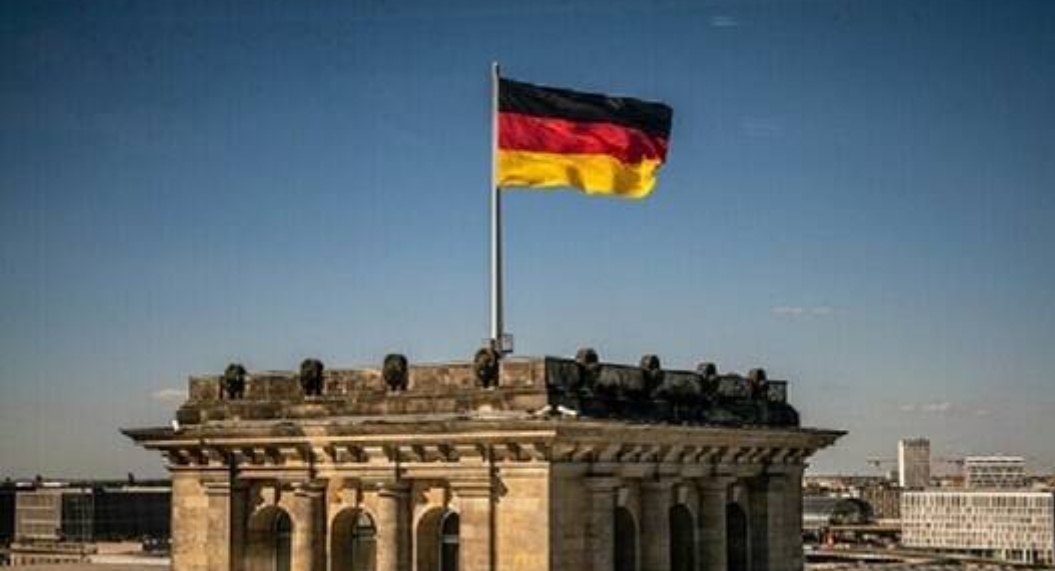 ألمانيا تدرس مضاعفة مساعداتها العسكرية لأوكرانيا السنة المقبلة