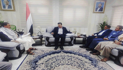 المتوكل والعنسي يناقشا الوضع الصحي بمحافظة ذمار