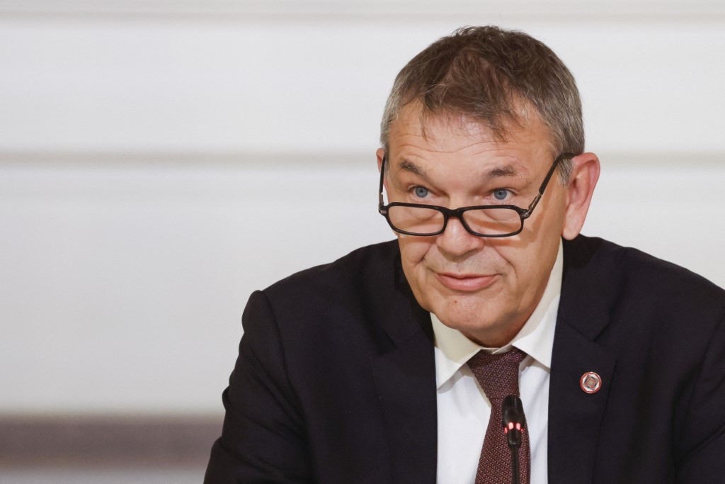 الأونروا تحذر من تعليق عملها في غزة بسبب نقص الوقود ومحاولات خنق عملياتها الانسانية