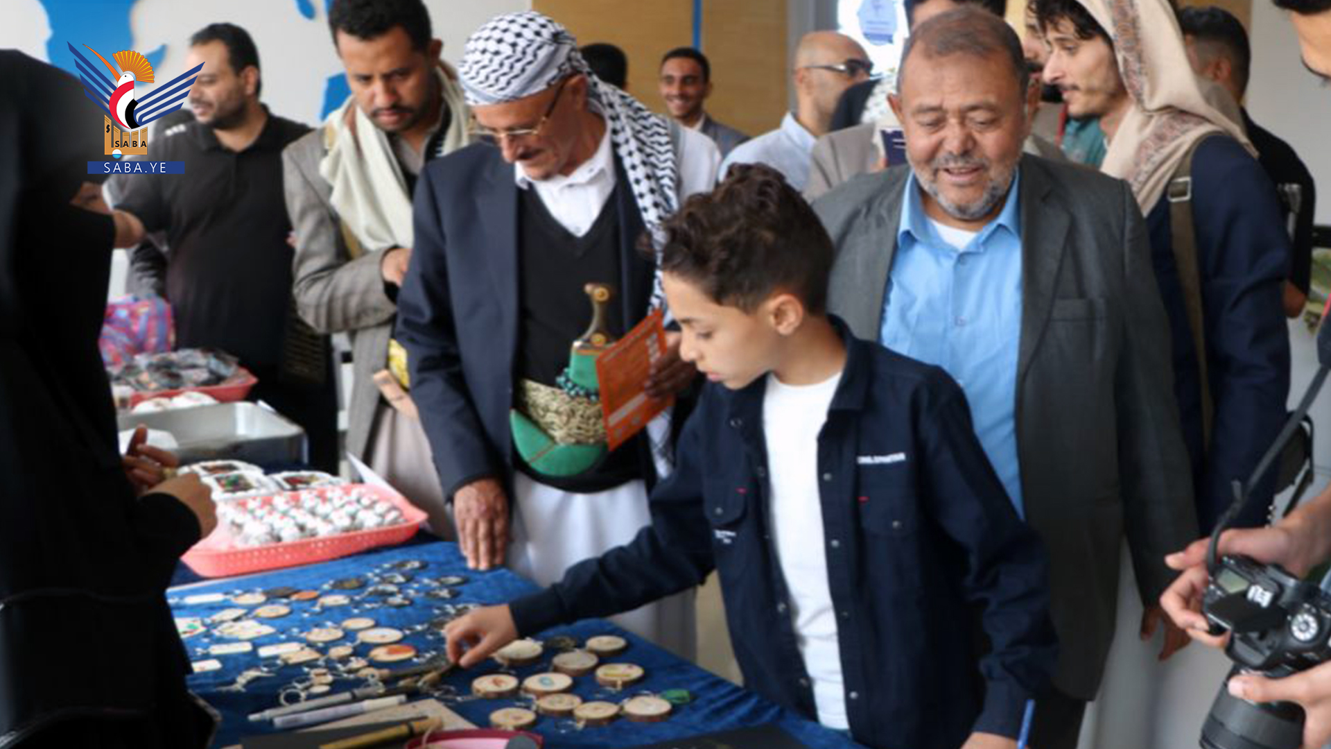 افتتاح بازار خيري ومعرض تشكيلي بذمار نصرة للشعب الفلسطيني