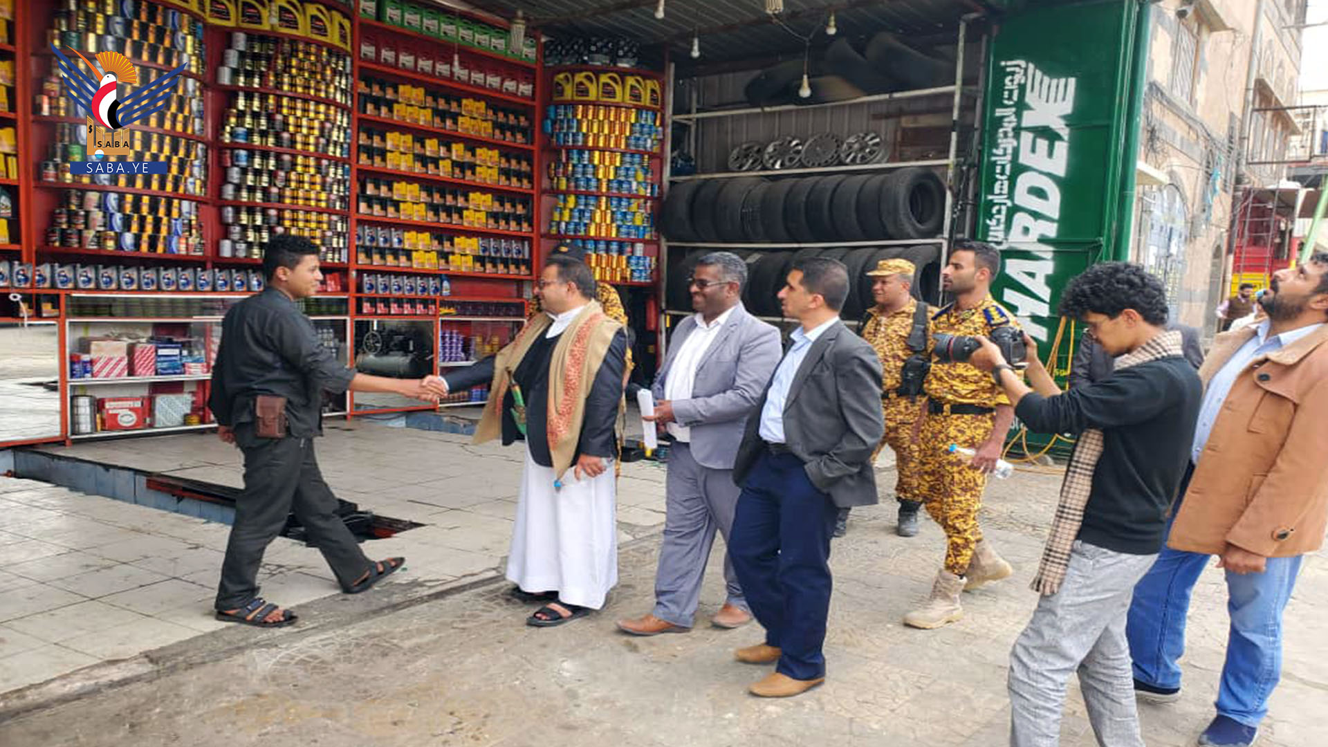 أمانة العاصمة تدشن حملة لإزالة اللوحات الإعلانية لمنتجات الشركات الداعمة للكيان الصهيوني