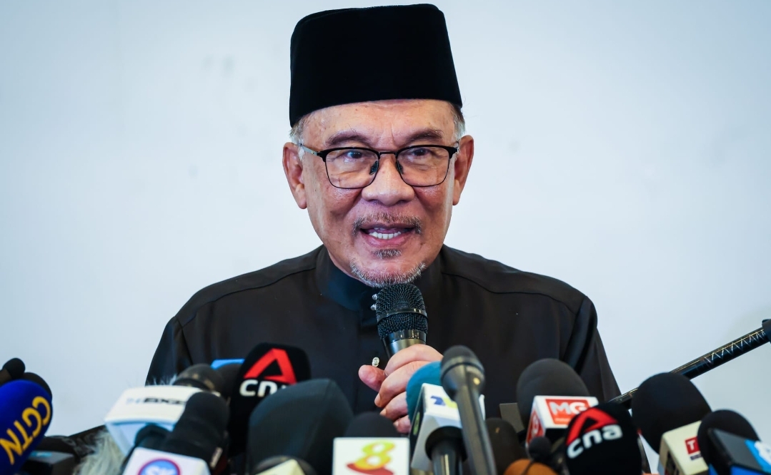  رئيس وزراء ماليزيا مخاطبا بايدن:  تريدون منا الصمت على فظائع الكيان الصهيوني في غزة