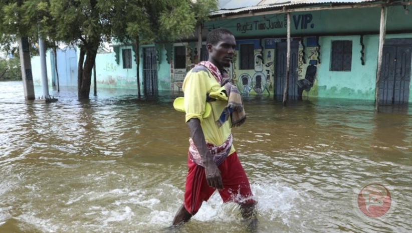مقتل 50 شخصا ونزوح نحو  700 ألف جراء الفيضانات في الصومال