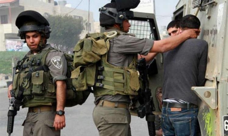 إصابات بين الفلسطينيين في محيط سجن عوفر العسكري إصابات بين الفلسطينيين في محيط سجن عوفر العسكري