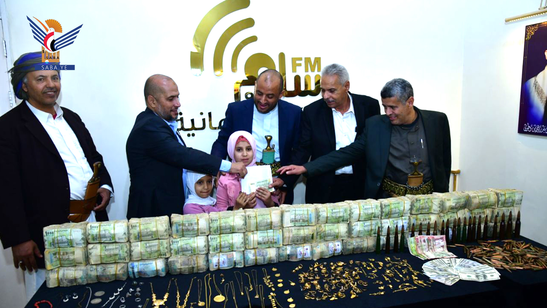 الهيئة النسائية بالمحافظات تقدم دعماً مالياً وعينياً بـ 40 مليون ريال للشعب والمقاومة الفلسطينية