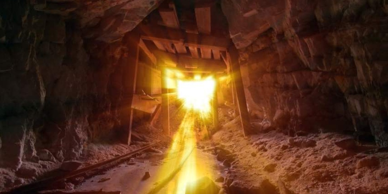 مصرع تسعة أشخاص وإصابة 15 آخرين في هجوم لمسلحين على منجم في بيرو