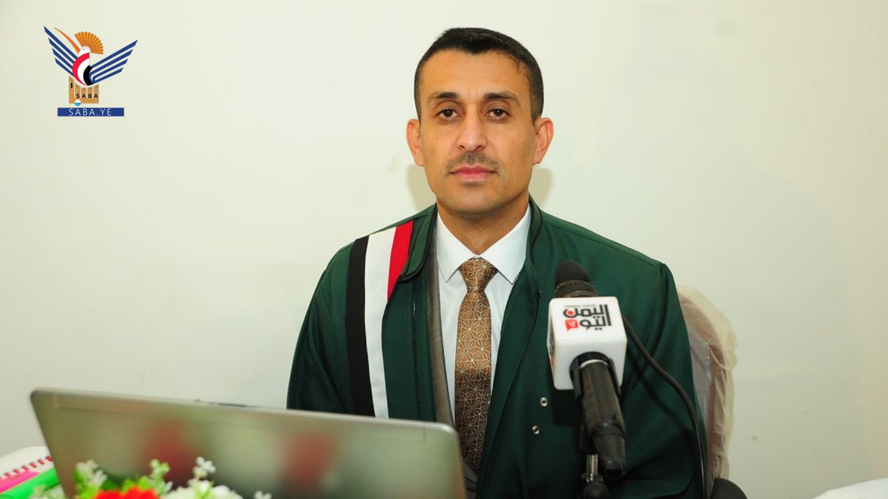 الماجستير بامتياز للباحث محمد العميسي من كلية الإعلام بجامعة صنعاء