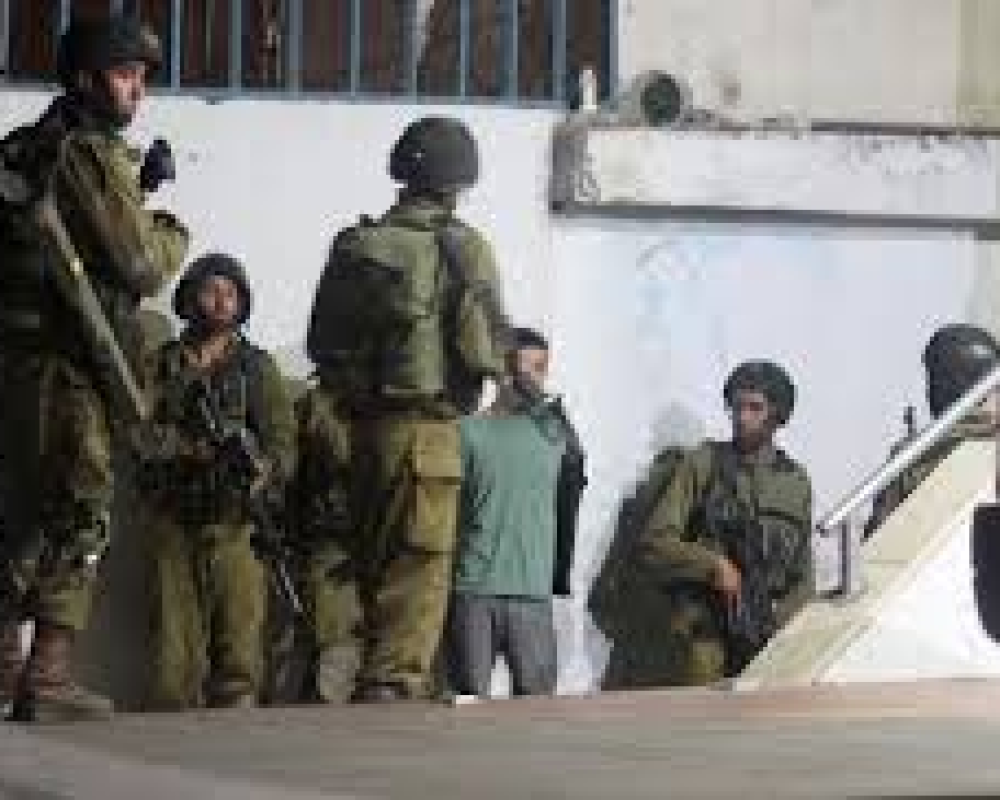 العدو الصهيوني يقتحم مدينة طولكرم