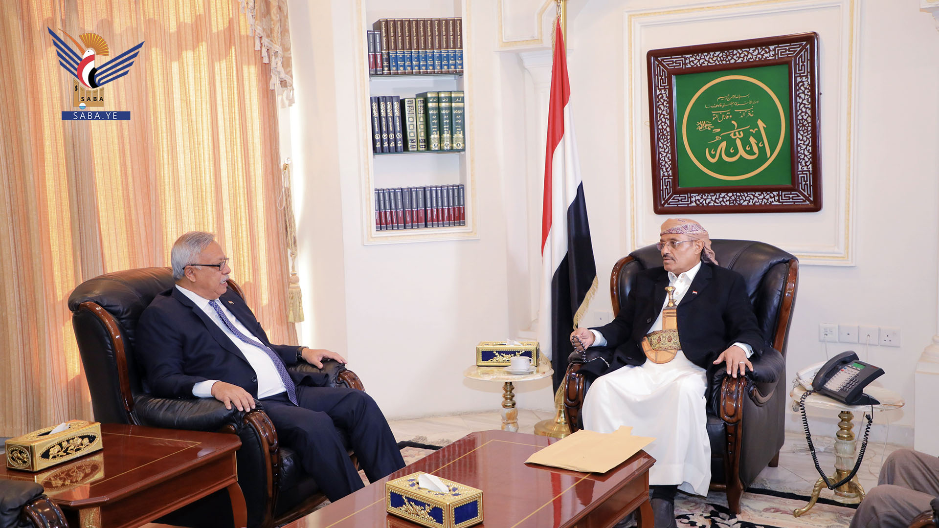 السامعي وبن حبتور يناقشان سير نشاط حكومة تصريف الأعمال