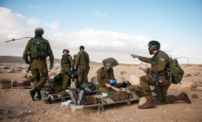إصابة ضابط وسبعة من جنود العدو الصهيوني بإصابات خطيرة جنوب غزة