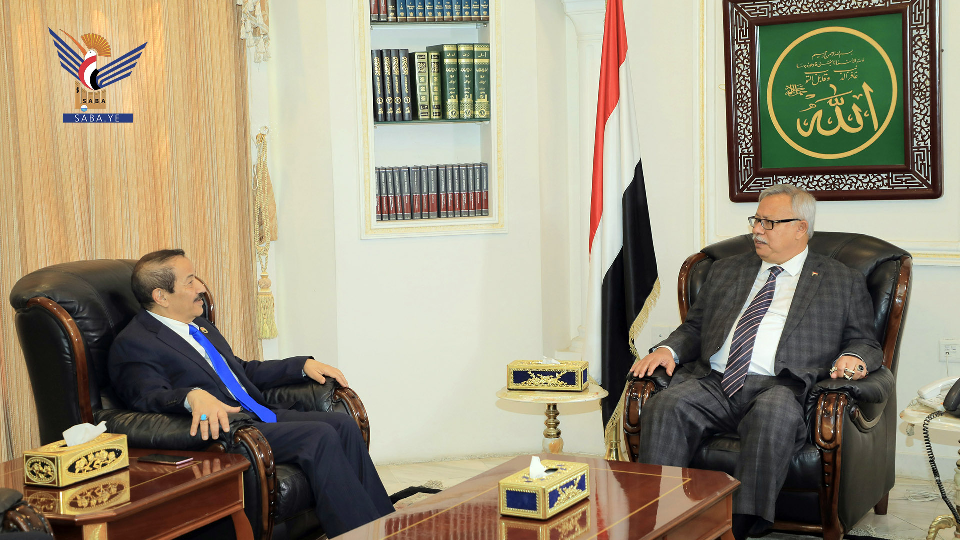 رئيس الوزراء يطلع خلال لقائه وزير الخارجية على سير نشاط الوزارة