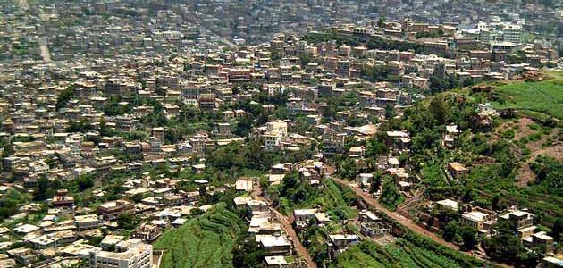 إب: مناقشة التدابير الإجرائية والفنية لأسباب شحة المشتقات النفطية