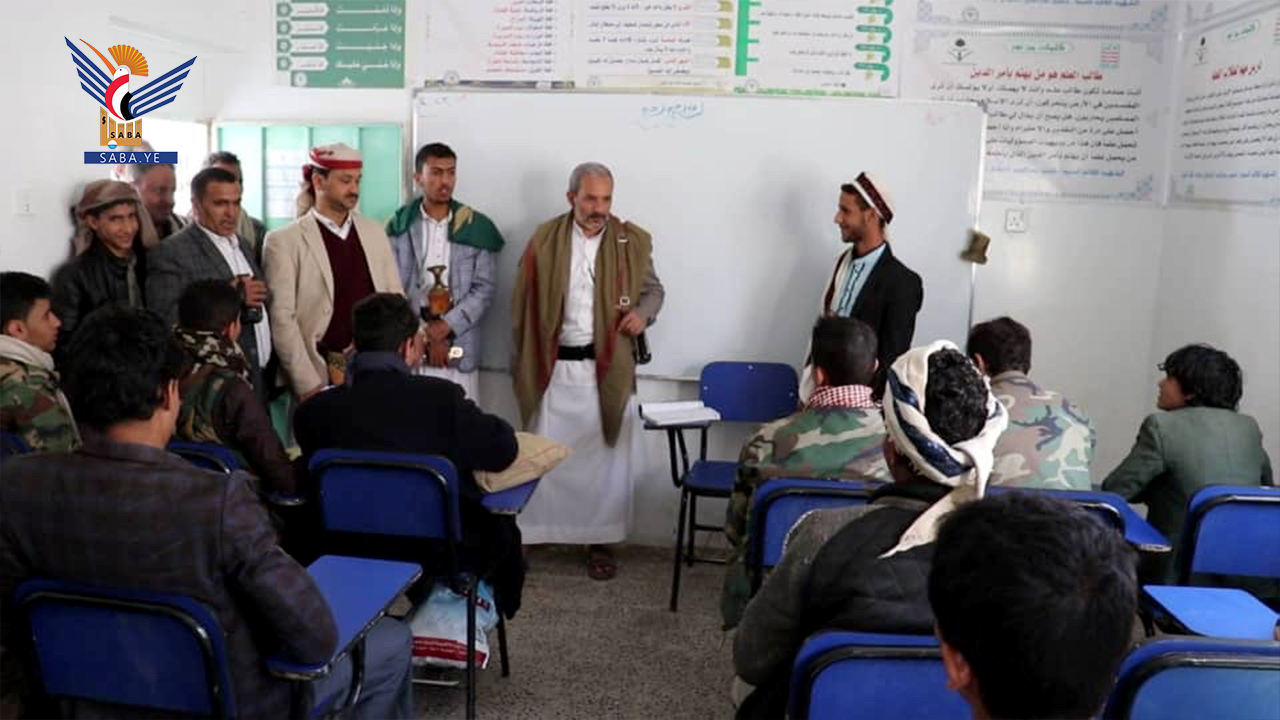 الضالع.. تفقد سير العملية التعليمية بمدرسة شهيد القرآن في دمت