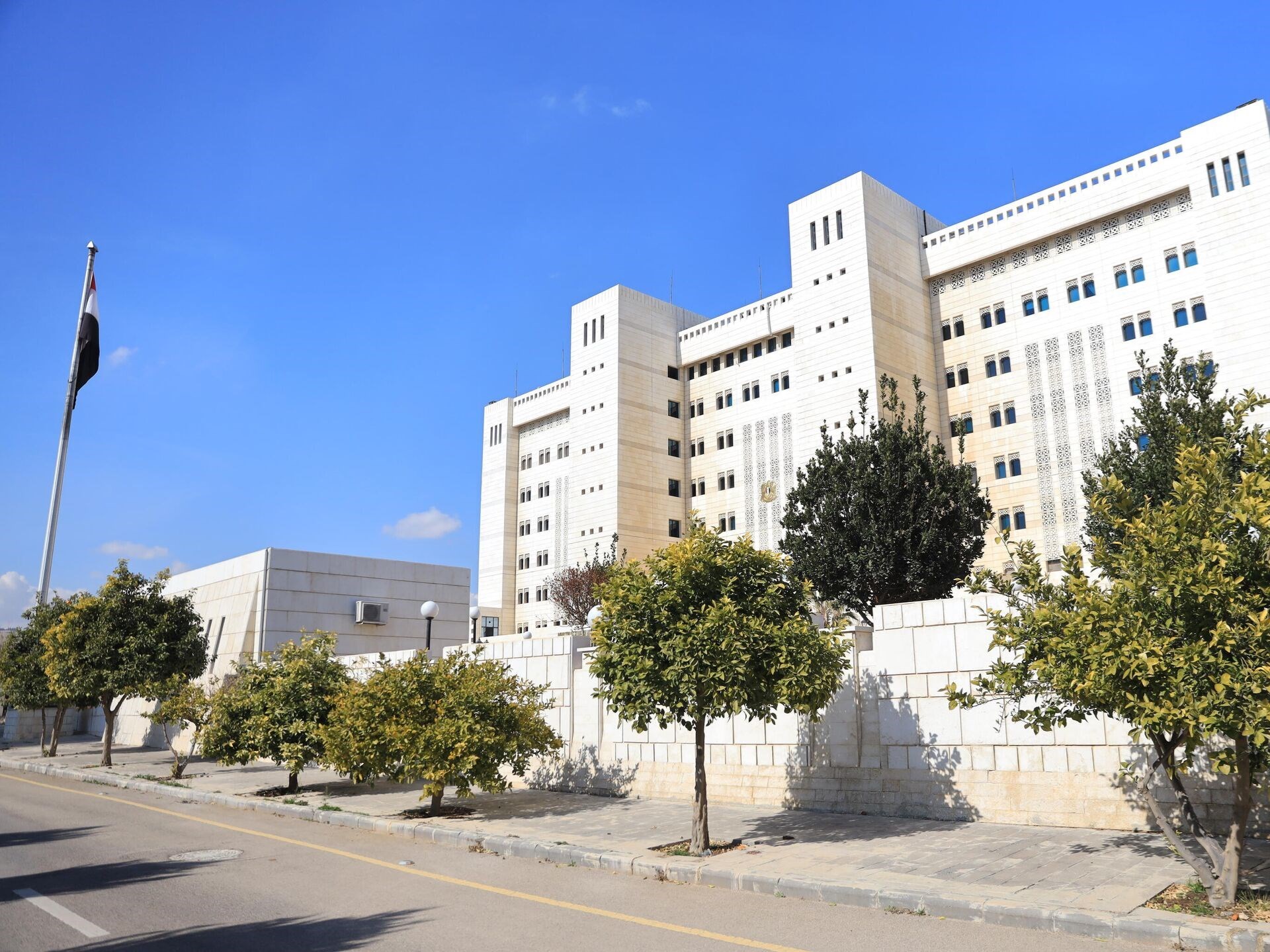 دمشق: عدوانية “إسرائيل” تنذر بإشعال المنطقة وعلى مجلس الأمن تحمل مسؤولياته