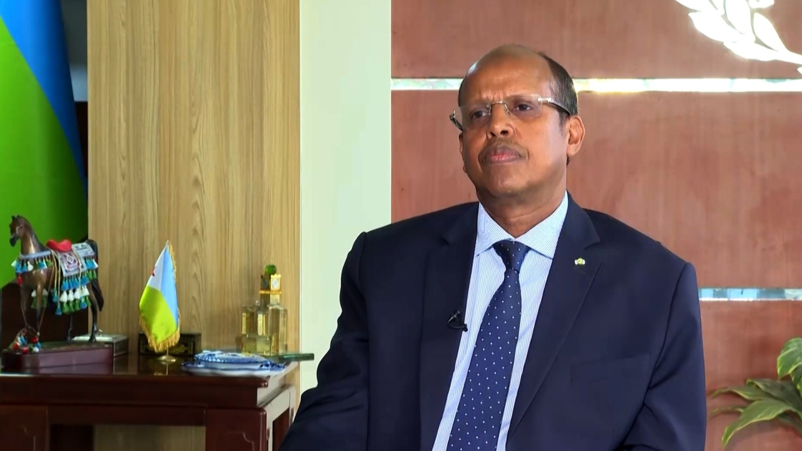 جيبوتي تتحفظ على المشاركة في تحالف أمريكا وتعتبر هجمات صنعاء “إغاثة حقٍّ للفلسطينيين”