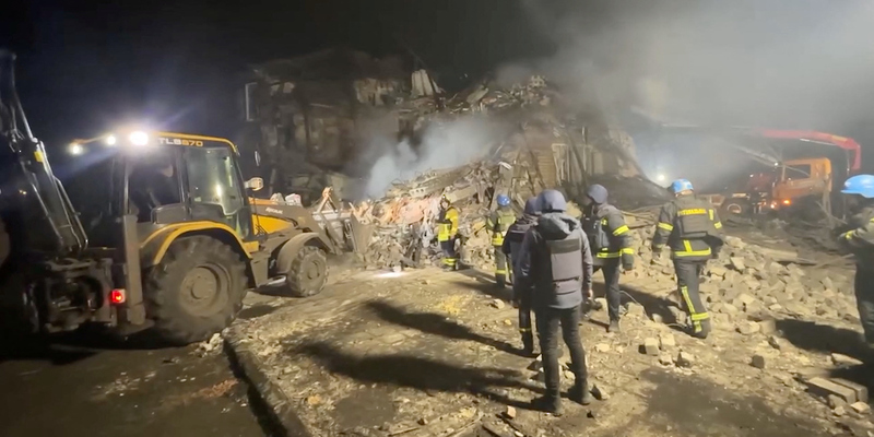 مصرع 11 شخصاً في قصف صاروخي على مدينة بوكروفسك شرق أوكرانيا