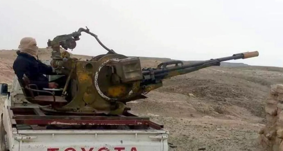 استشهاد 16 جندياً سورياً بينهم ضباط وإصابة آخرين في هجومين إرهابيين لتنظيم “داعش”