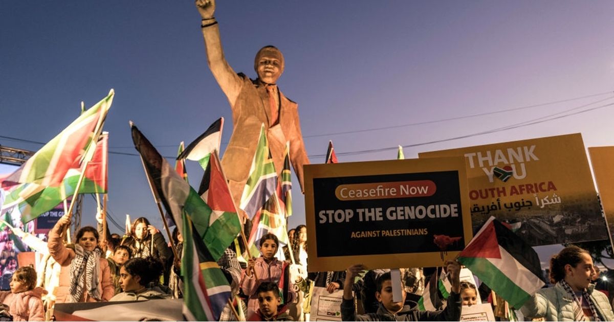 وقفة “شكر” لجنوب أفريقيا في رام الله