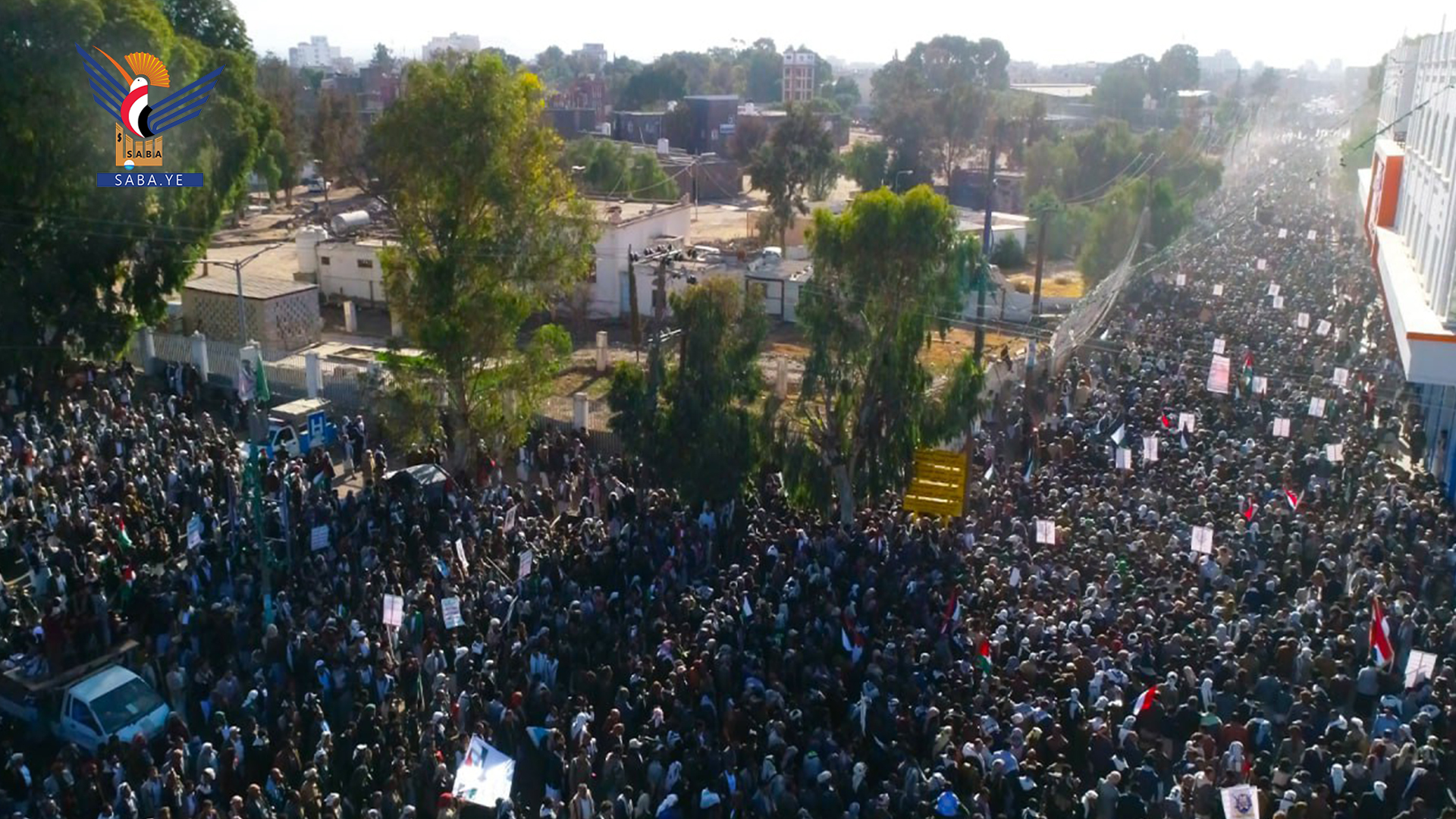  مسيرة جماهيرية حاشدة في ذمار تنديدا بالعدوان الأمريكي البريطاني