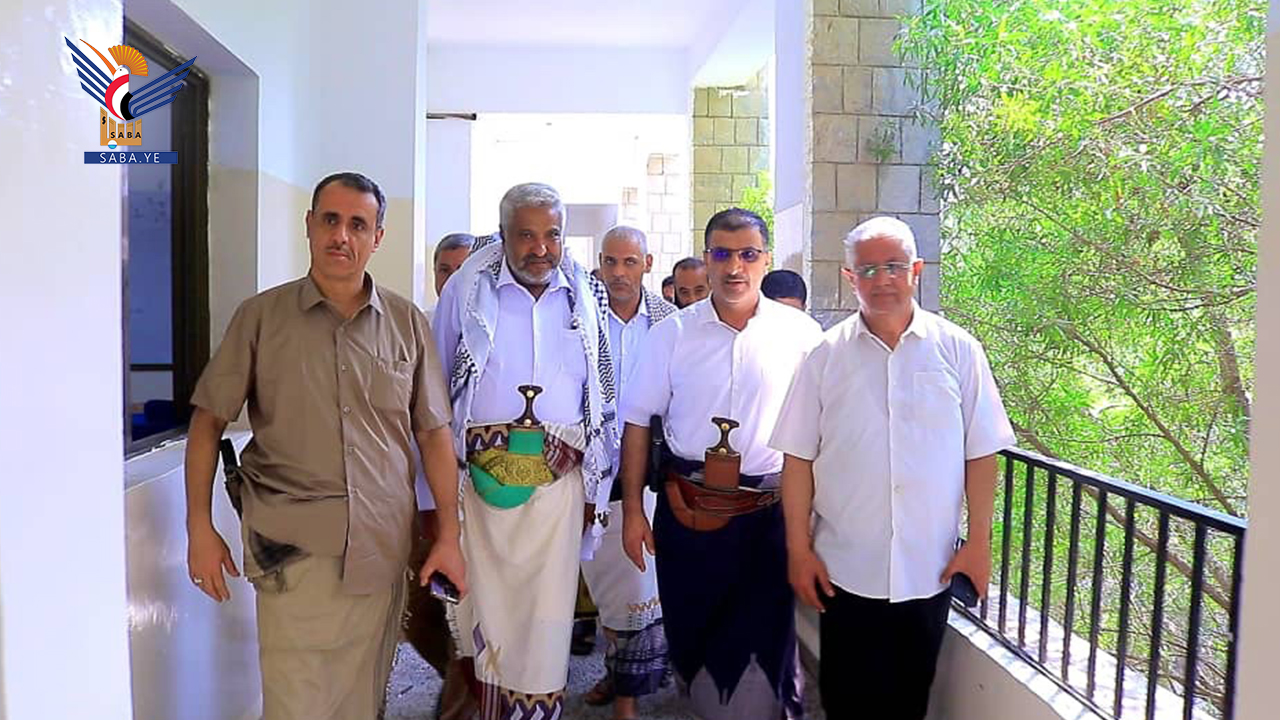 النمير وقحيم يفتتحان معمل للحاسوب بجامعة الحديدة بدعم من يمن موبايل