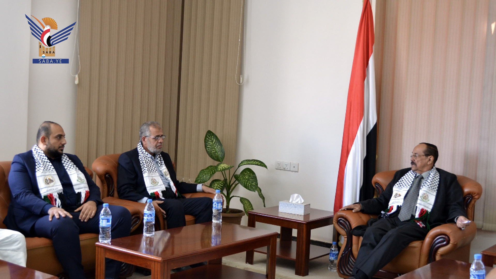 رئيس مجلس الشورى يلتقي ممثل حركة حماس بصنعاء