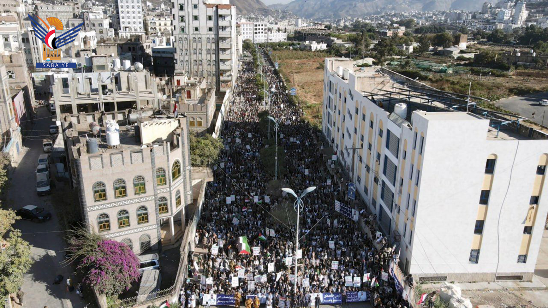 مسيرة حاشدة بمحافظة إب تحت شعار “اليمن وفلسطين خندق واحد”
