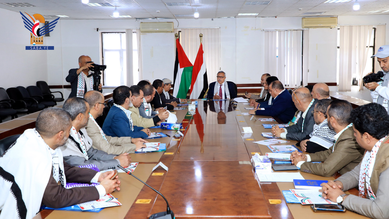 ابن حبتور يرأس اجتماعاً للجنة التحضيرية لمؤتمر “فلسطين قضية الأمة المركزية”