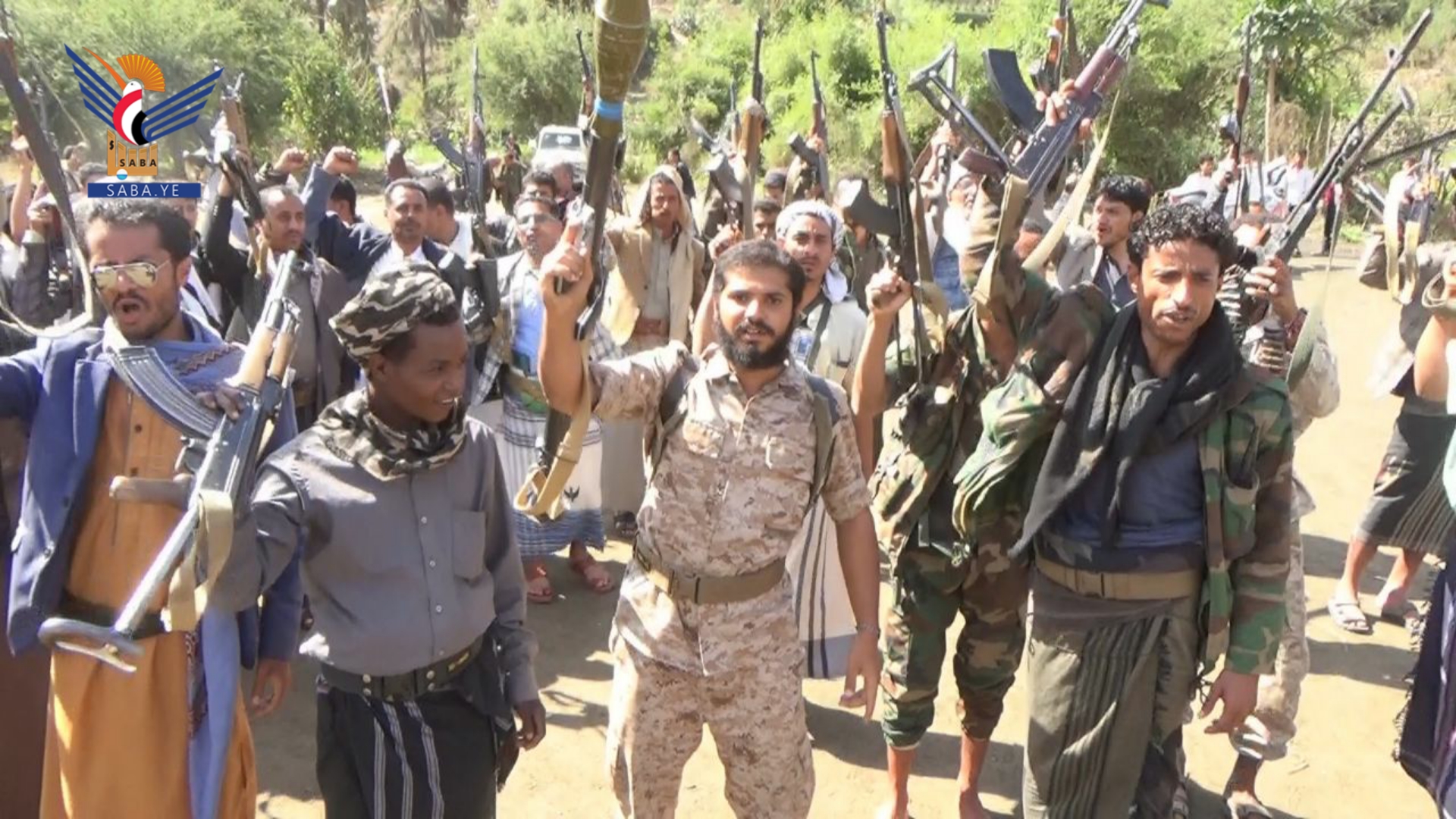 وقفة قبلية بمديرية حيفان في تعز تضامناً مع الشعب الفلسطيني