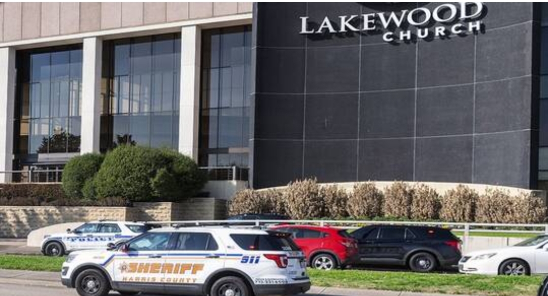 مقتل المهاجمة وإصابة طفل ورجل بإطلاق نار في كنيسة بتكساس الأمريكية
