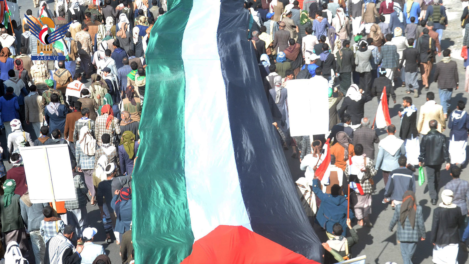 توافد جماهيري لميدان السبعين للمشاركة بمسيرة “ساحاتنا جهاد.. ثابتون مع غزة حتى النصر”