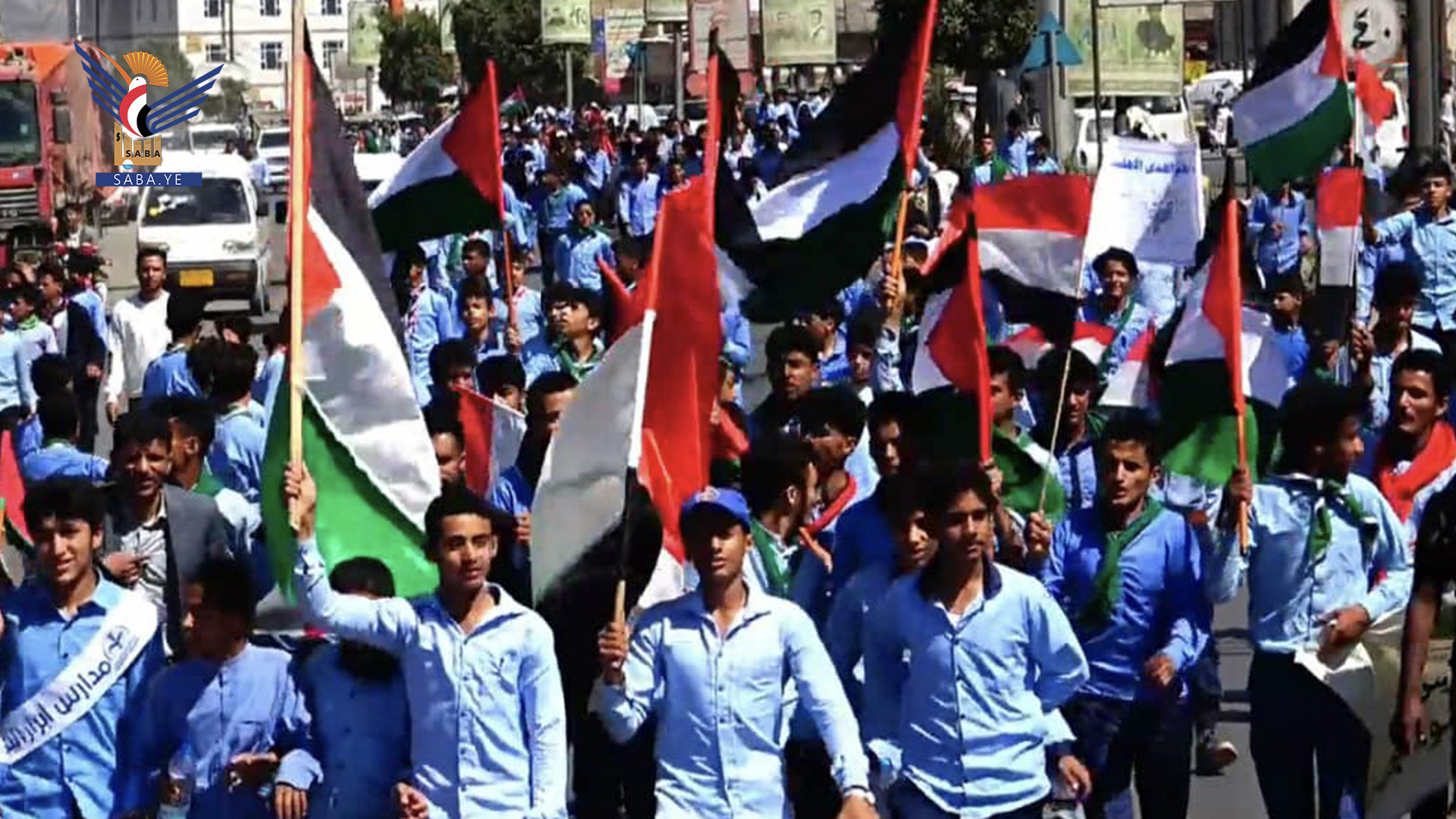 عرض كشفي في سنحان تضامناً مع فلسطين وتنديداً بالجرائم الصهيونية